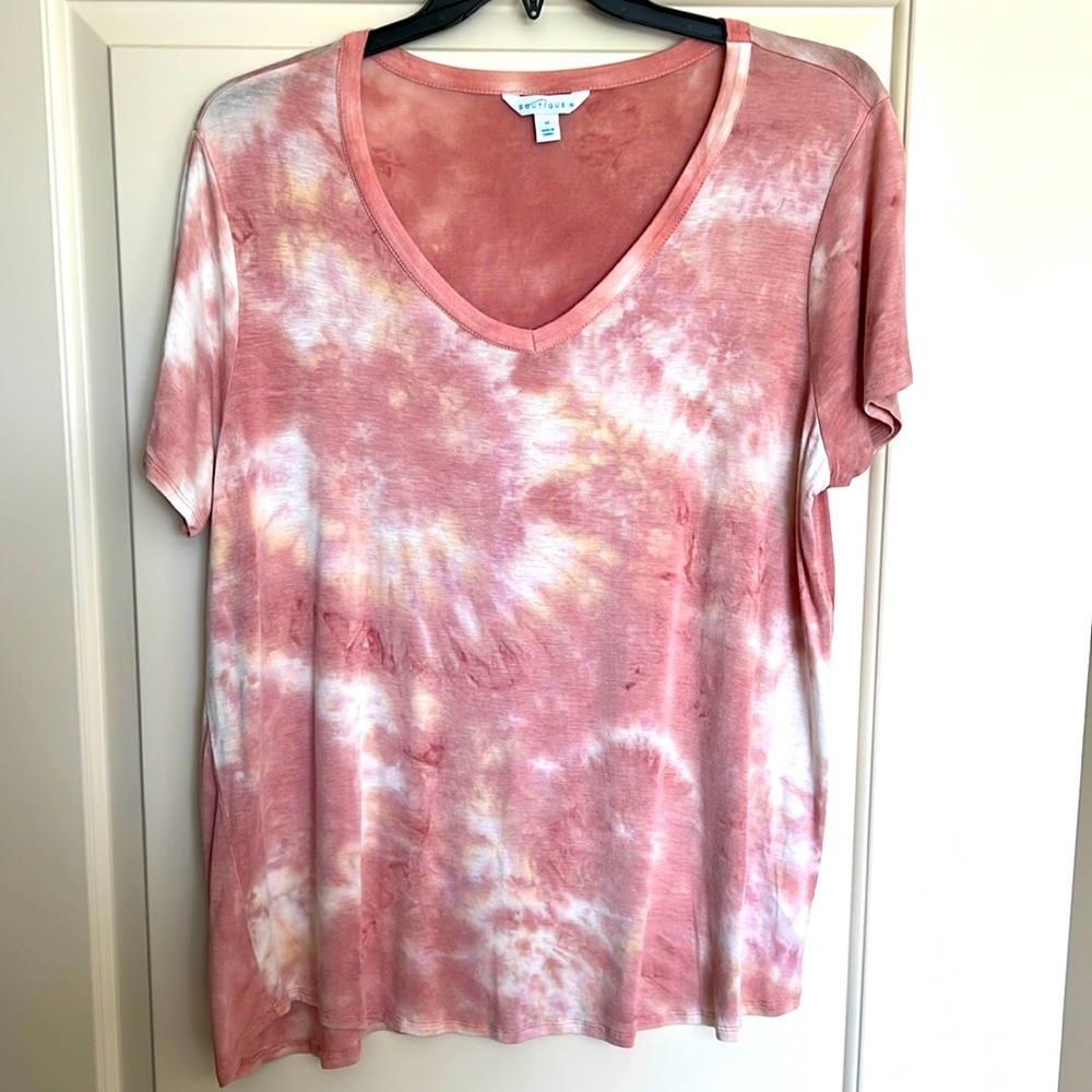 Boutique Plus size 1X Tie dye top . Soft colors of peach /off white /yellow